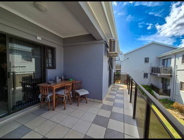 2 BEDROOM APARTMENT FOR SALE IN HARTENBOS CENTRAL
